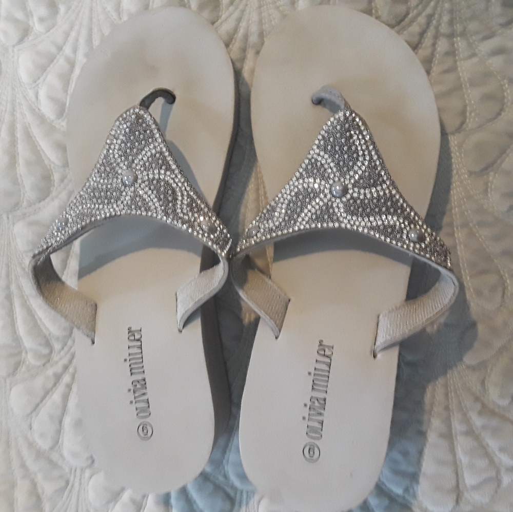 🌠OLIVIA MILLER SEQUIN WEDGE THONG SANDALS🌠